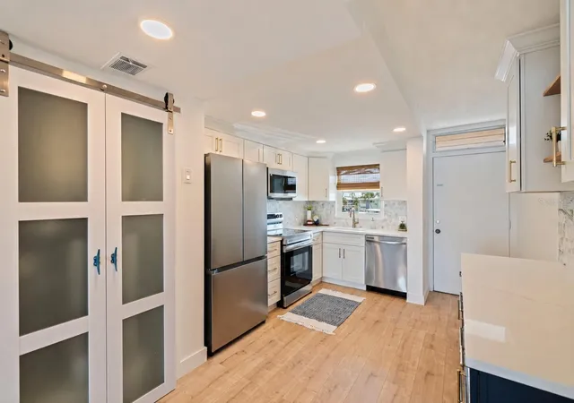 Listing Photo 3 - Condo for sale in building located at 1847 Shore Dr S, South Pasadena, FL 33707 - Unit #202