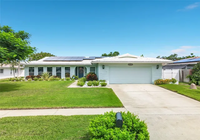 Photo 1 of Single family home for sale at 14515 Anchorage Cir, Seminole, FL 33776 | MLS# TB8548246 | Listing updated on 2026-09-14