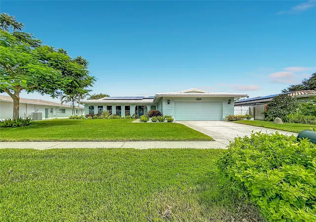 Photo 2 of Single family home for sale at 14515 Anchorage Cir, Seminole, FL 33776 | MLS# TB8548246 | Listing updated on 2026-09-14