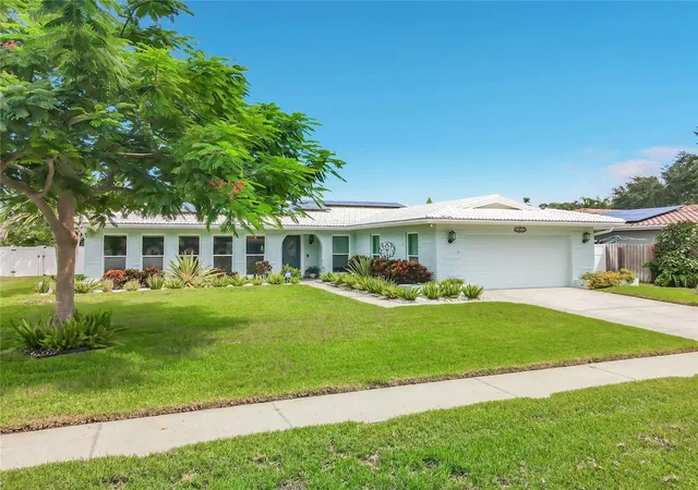 Photo 2 of Single family home for sale at 14515 Anchorage Cir, Seminole, FL 33776 | MLS# TB8548246 | Listing updated on 2026-09-14