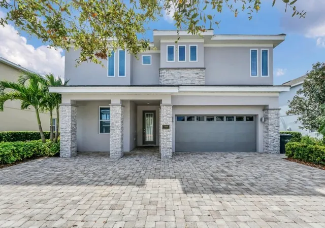 Photo 2 of Single family home for sale at 7648 Fairfax Dr, Kissimmee, FL 34747 | MLS# O6441441 | Listing updated on 2026-09-29
