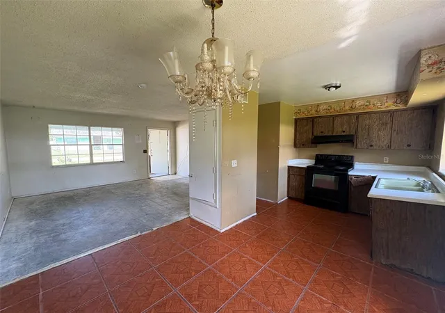 Photo 4 of Single family home for sale at 1114 Carefree Cvs Dr, Winter Haven, FL 33881 | MLS# P4939873 | Listing updated on 2026-09-14