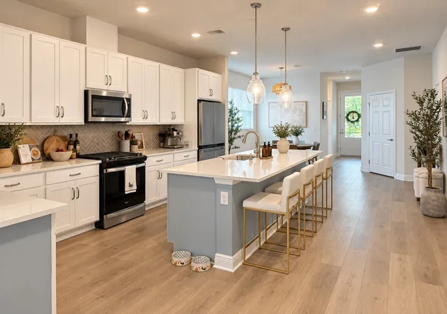 Photo 2 of Single family home for sale at 5936 Golden Nettle Dr, Apollo Beach, FL 33572 | MLS# O6441443 | Listing updated on 2026-09-14