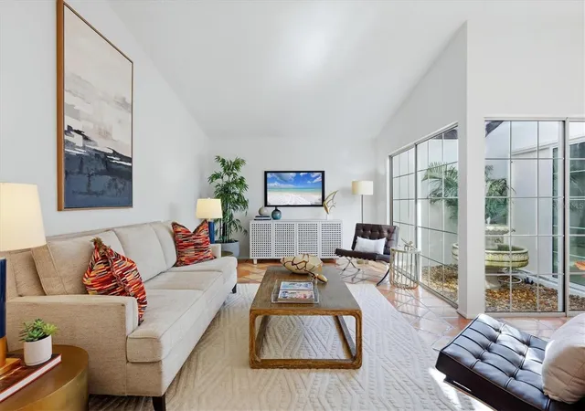 Photo 2 of House for sale at 3634 Glen Oaks Manor Dr, Sarasota, FL 34232 | MLS# A4705939 | Listing updated on 2026-09-23