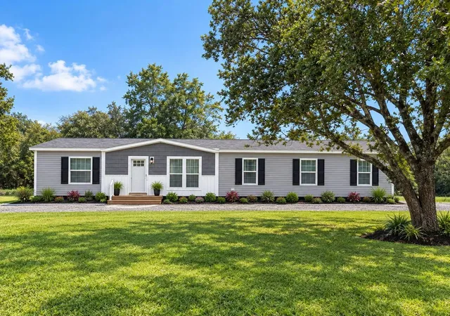 Photo 2 of Manufactured home for sale at 20972 Nw 268th Street, Okeechobee, FL 34972 | MLS# K4903785 | Listing updated on 2026-09-14