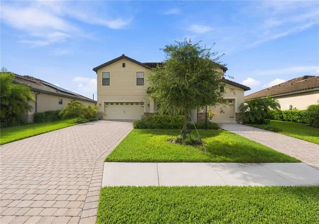 Photo 3 of Single family home for sale at 17635 Polo Trl, Bradenton, FL 34211 | MLS# D6148757 | Listing updated on 2026-09-27