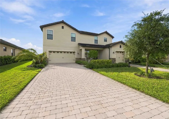 Photo 4 of Single family home for sale at 17635 Polo Trl, Bradenton, FL 34211 | MLS# D6148757 | Listing updated on 2026-09-27