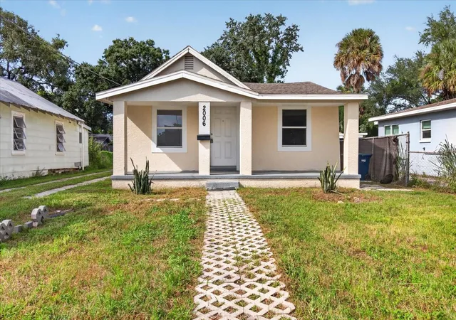 Photo 1 of Single family home for sale at 2006 E Stuart St, Tampa, FL 33605 | MLS# TB8548256 | Listing updated on 2026-09-18