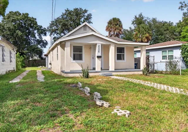 Photo 2 of Single family home for sale at 2006 E Stuart St, Tampa, FL 33605 | MLS# TB8548256 | Listing updated on 2026-09-18