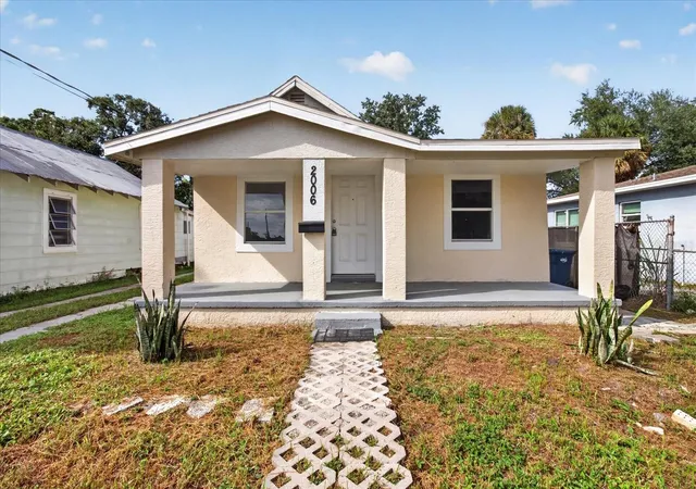 Photo 3 of Single family home for sale at 2006 E Stuart St, Tampa, FL 33605 | MLS# TB8548256 | Listing updated on 2026-09-18