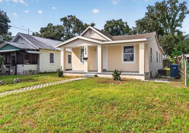 Photo 4 of Single family home for sale at 2006 E Stuart St, Tampa, FL 33605 | MLS# TB8548256 | Listing updated on 2026-09-18