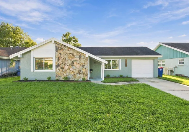 Photo 1 of Single family home for sale at 3920 Edgemont Dr, New Port Richey, FL 34652 | MLS# TB8548258 | Listing updated on 2026-10-08