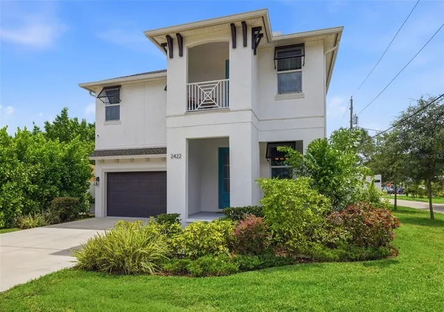 Photo 2 of Single family home for sale at 2422 W Carmen St, Tampa, FL 33609 | MLS# TB8548263 | Listing updated on 2026-09-21