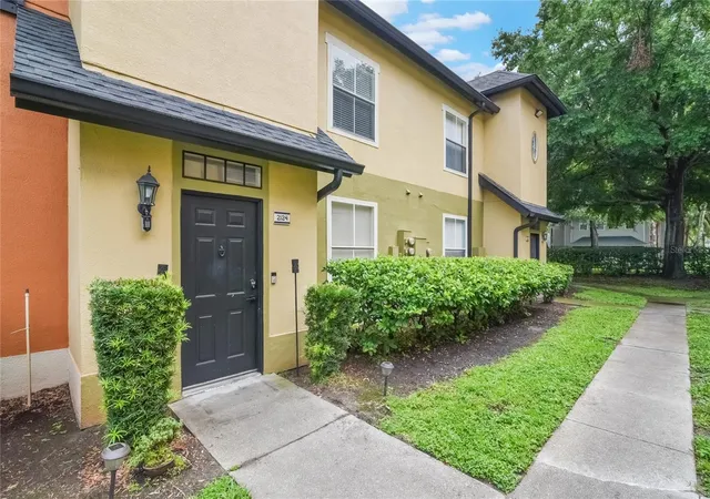 Photo 3 of Condo for sale at 6001 Westgate Dr #2124, Orlando, FL 32835 | MLS# O6441453 | Listing updated on 2026-09-15
