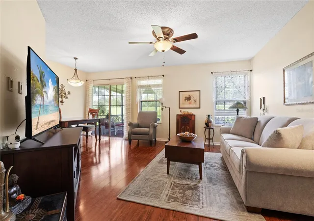Listing Photo 5 - Condo for sale in building located at 4807 Coachmans Dr, Orlando, FL 32812 - Unit #2403