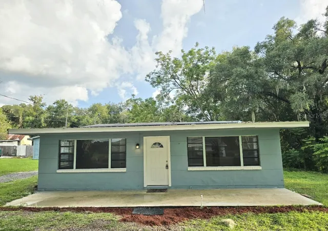 Photo 1 of Single family home for sale at 234 E Lady Lake Blvd, Lady Lake, FL 32159 | MLS# G5117746 | Listing updated on 2026-09-14