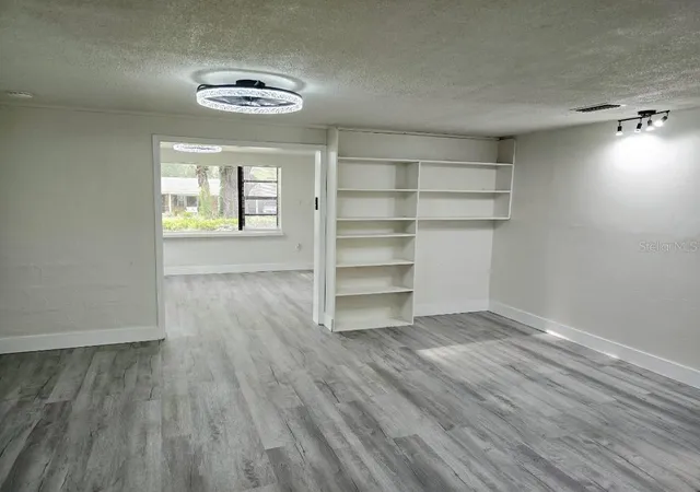 Photo 4 of Single family home for sale at 234 E Lady Lake Blvd, Lady Lake, FL 32159 | MLS# G5117746 | Listing updated on 2026-09-14