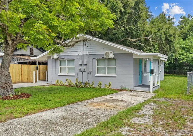 Listing Photo 2 - Condo for sale in building located at 405th Ave M NE, WINTER HAVEN, FL 33881