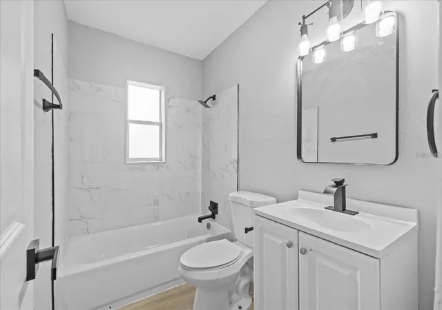 Listing Photo 5 - Condo for sale in building located at 405th Ave M NE, WINTER HAVEN, FL 33881