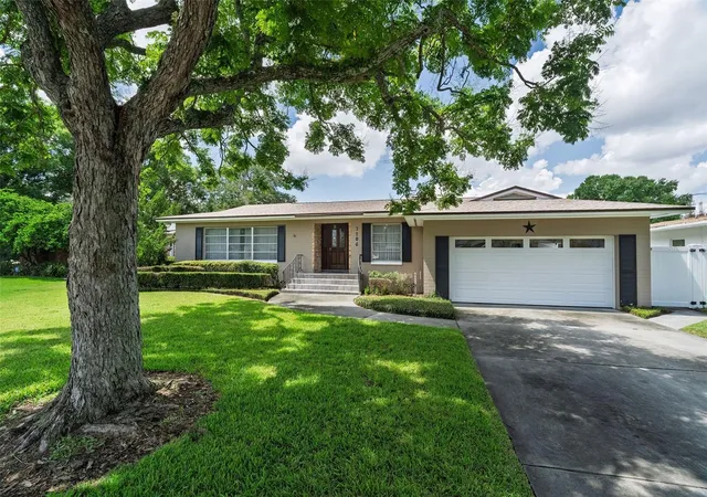 Photo 1 of Single family home for sale at 3206 Ardsley Dr, Orlando, FL 32804 | MLS# O6441461 | Listing updated on 2026-10-03