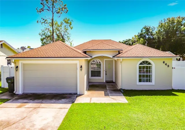 Photo 1 of Single family home for sale at 649 Jaguar Ct, Kissimmee, FL 34759 | MLS# O6441462 | Listing updated on 2026-10-07