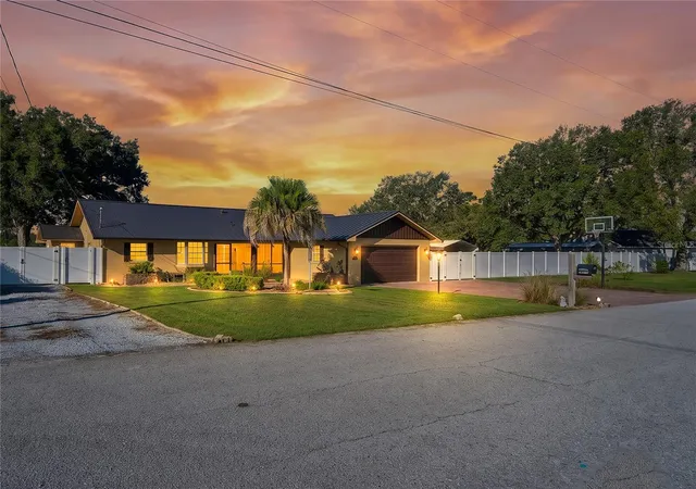 Photo 2 of Single family home for sale at 5230 Mosquero Rd, Spring Hill, FL 34606 | MLS# W7889488 | Listing updated on 2026-10-08