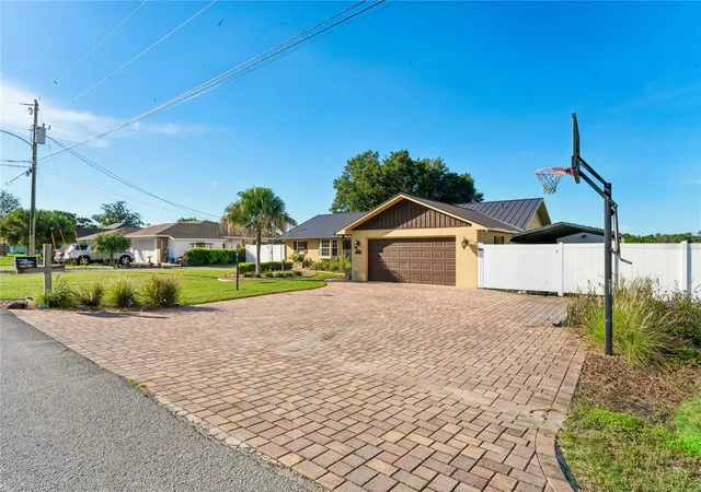 Photo 3 of Single family home for sale at 5230 Mosquero Rd, Spring Hill, FL 34606 | MLS# W7889488 | Listing updated on 2026-10-08