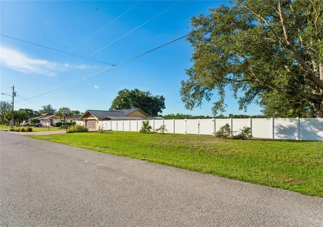 Photo 4 of Single family home for sale at 5230 Mosquero Rd, Spring Hill, FL 34606 | MLS# W7889488 | Listing updated on 2026-10-08