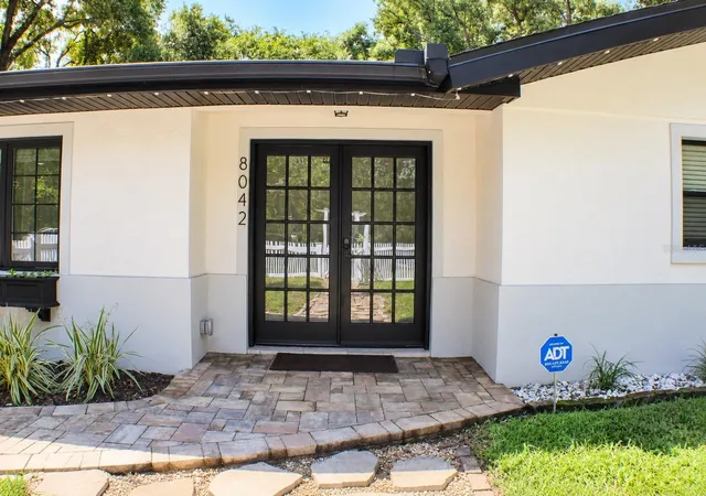 Photo 4 of Single family home for sale at 8042 Ridge Way, Orlando, FL 32817 | MLS# V4951254 | Listing updated on 2026-10-29