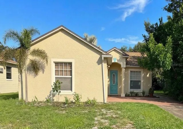 Photo 1 of Single family home for sale at 812 37th Avenue S, Saint Petersburg, FL 33705 | MLS# TB8548280 | Listing updated on 2026-09-15