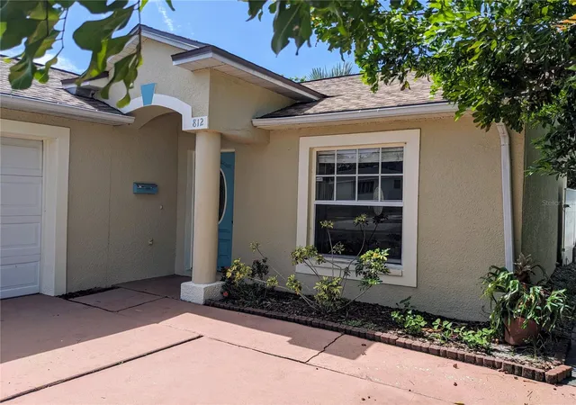 Photo 2 of Single family home for sale at 812 37th Avenue S, Saint Petersburg, FL 33705 | MLS# TB8548280 | Listing updated on 2026-09-15