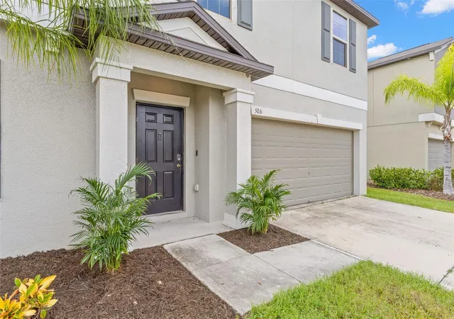 Photo 3 of Single family home for sale at 5061 White Chicory Dr, Apollo Beach, FL 33572 | MLS# TB8548288 | Listing updated on 2026-10-06