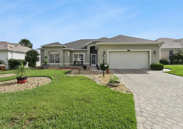 Photo 1 of Single family home for sale at 24242 E Belle Mede Dr, Leesburg, FL 34748 | MLS# G5117750 | Listing updated on 2026-09-18