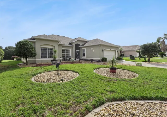 Photo 2 of Single family home for sale at 24242 E Belle Mede Dr, Leesburg, FL 34748 | MLS# G5117750 | Listing updated on 2026-09-18