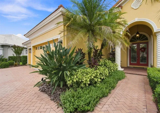 Photo 3 of Single family home for sale at 10801 Barbados Isle Dr, Tampa, FL 33647 | MLS# TB8548304 | Listing updated on 2026-10-08