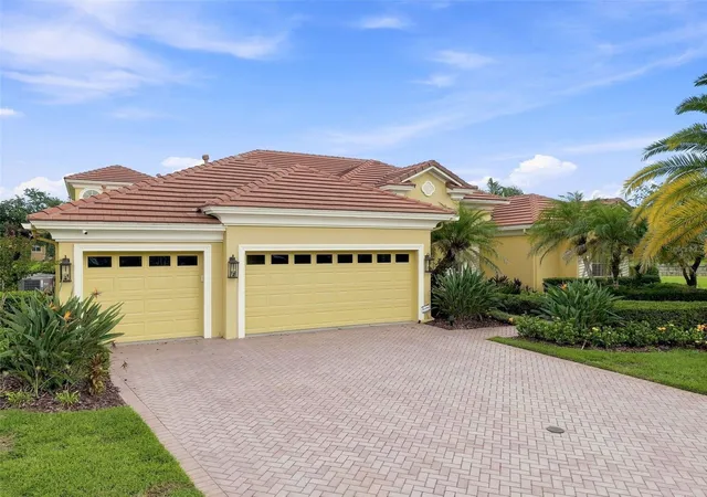 Photo 100 of Single family home for sale at 10801 Barbados Isle Dr, TAMPA, FL 33647 | MLS# TB8548304 | Listing updated on 2026-10-08