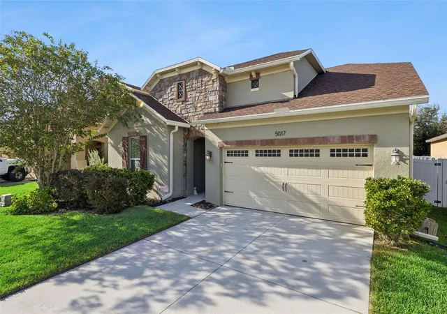 Photo 2 of Single family home for sale at 5017 Torchwood Dr, Minneola, FL 34715 | MLS# O6441474 | Listing updated on 2026-09-19