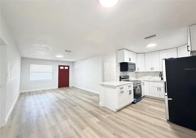 Photo 3 of Single family home for sale at 6224 Candlewood Ln, Orlando, FL 32809 | MLS# O6441478 | Listing updated on 2026-09-14