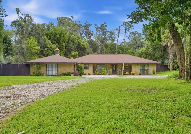 Photo 3 of Single family home for sale at 1026 Valley Frg Rd, Deland, FL 32720 | MLS# V4951255 | Listing updated on 2026-10-06