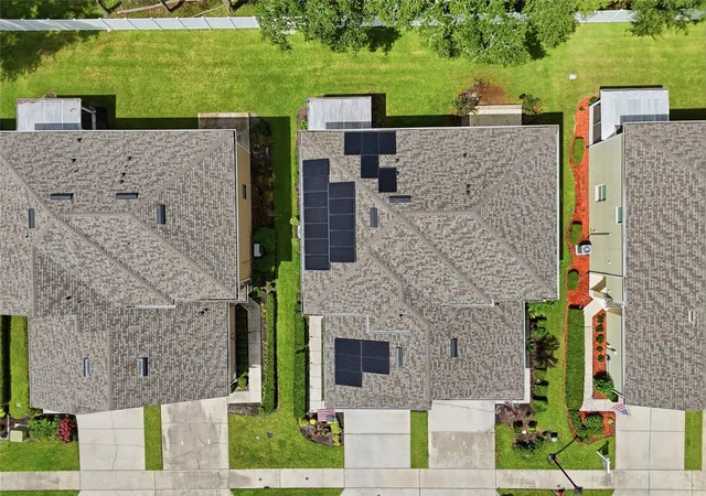 Photo 3 of Townhouse for sale at 1432 Scarlet Oak Loop, Winter Garden, FL 34787 | MLS# O6441481 | Listing updated on 2026-10-08