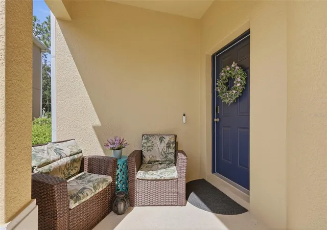 Photo 3 of Townhouse for sale at 1432 Scarlet Oak Loop, Winter Garden, FL 34787 | MLS# O6441481 | Listing updated on 2026-10-08