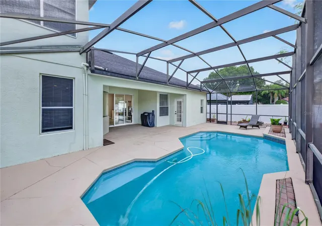 Photo 2 of Sale Pending at 2406 Blossomwood Dr, Oviedo, FL 32765 | MLS# O6441483 | Listing updated on 2026-09-23