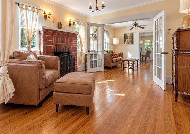 Photo 3 of Single family home for sale at 305 S Highland St, Mount Dora, FL 32757 | MLS# G5117755 | Listing updated on 2026-10-08