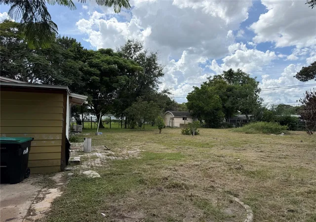 Photo 3 of Sale Pending at 4211 Tara Ct, Orlando, FL 32809 | MLS# O6441486 | Listing updated on 2026-09-16