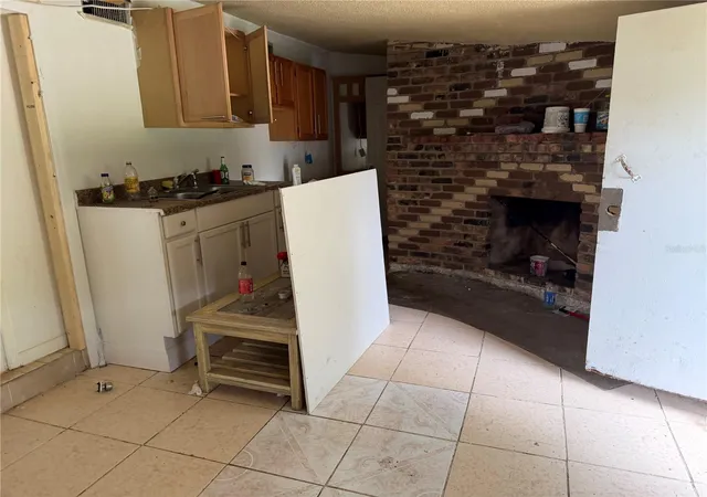 Photo 3 of Sale Pending at 4211 Tara Ct, Orlando, FL 32809 | MLS# O6441486 | Listing updated on 2026-09-16