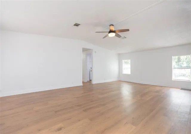 Photo 4 of Manufactured home for sale at 2250 Nichols Rd, Lithia, FL 33547 | MLS# TB8548318 | Listing updated on 2026-09-22
