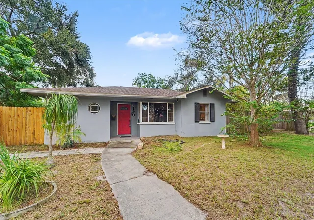 Photo 1 of Single family home for sale at 6190 2nd Avenue S, Saint Petersburg, FL 33707 | MLS# TB8548321 | Listing updated on 2026-09-17