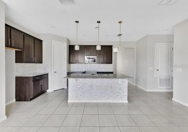 Photo 3 of Single family home for sale at 2570 Wadeview Loop, Saint Cloud, FL 34769 | MLS# O6441494 | Listing updated on 2026-10-02