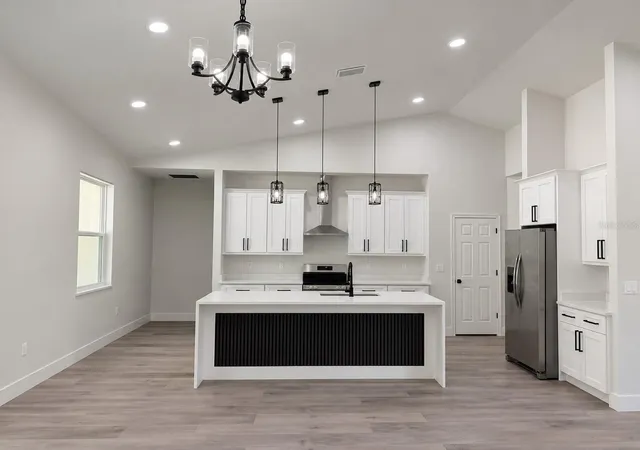 Photo 1 of Single family home for sale at 12184 SW 64th Street Rd, Ocala, FL 34481 | MLS# OM732208 | Listing updated on 2026-09-19