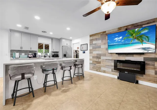 Photo 3 of Single family home for sale at 2031 Jefferson Ave, Deltona, FL 32738 | MLS# W7889492 | Listing updated on 2026-10-01